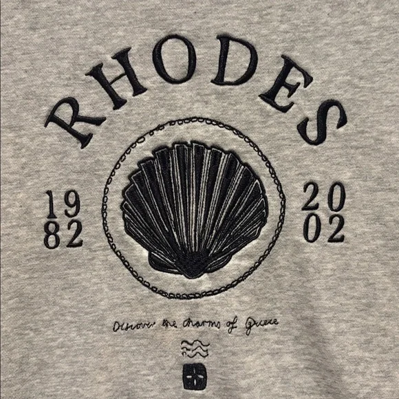 Cotton On - Women's Rhodes Graphic Boxy Crew Sweatshirt. Size Large. Grey. - Picture 4 of 16